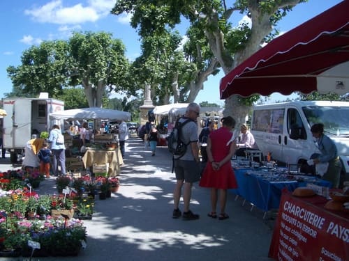 130_Remoulins_market