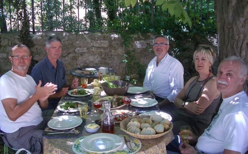 131_lunch_in_shade